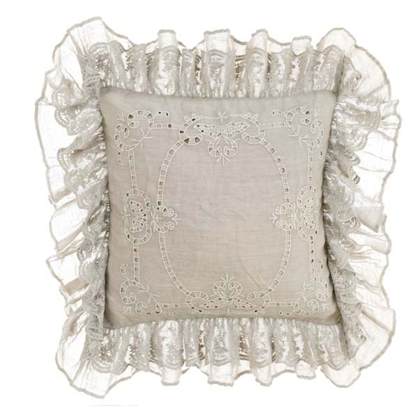 COUSSIN AVEC BRODERIE ET VOLANTS A3528999EC