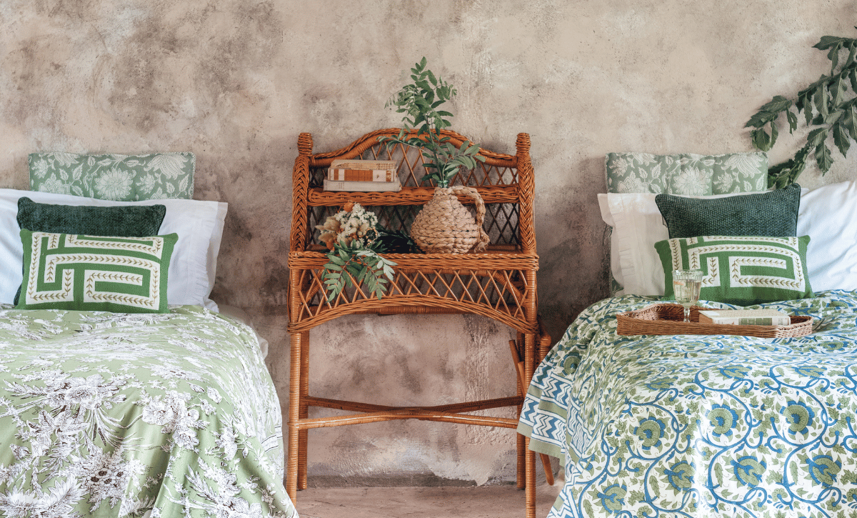  @media (max-width: 768px) {
.slide-body {margin-top: 15%;}
#slide-home .text-small { font-size: 16px !important; }
}

@media (min-width: 576px) and (max-width: 767.98px) {
.slide-body {margin-top: 5%; margin-bottom: 5%;}
}

@media (min-width: 768px) and (max-width: 991.98px) {
.slide-body {margin-top: 5%; margin-bottom: 5%;}
}

@media (min-width: 992px) and (max-width: 1199.98px) {
.slide-body {margin-top: 1%; margin-bottom: 5%;}
}

@media (min-width: 1200px) {
.slide-body {margin-top: 1%; margin-bottom: 5%;}
}

#slide-home .slide-home img {
max-width: 100% !important;
width: 100% !important;
}

.caption-slide .cta-slide{
display: none !important;
}

#slide-home .text-small {
font-size: 1.8vw !important;
margin-top: 20% !important;
}

.buttonLinkStyle {
background-color: #7F7F7F;
color: #555555;
font-family: Times New Roman, Times, serif;
font-size: 16px;
text-transform: uppercase;
padding: 10px 10px;
text-decoration: none;
transition: all ease-in-out .3s;
font-weight: 700;
cursor: pointer;
display: block;
width: 220px;
margin: auto;
margin-top: 20px;
text-align:center;
}
 
 Souhaitez vous devenir revendeur Blanc MariClo' ? 
 INSCRIVEZ VOUS 